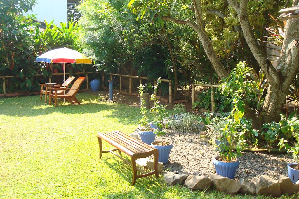 Blue Seas Guest House Dehiwala-Mount Lavinia Exterior foto