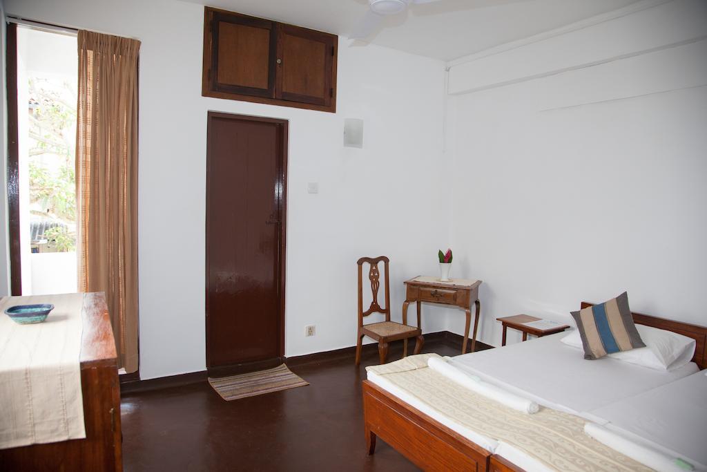 Blue Seas Guest House Dehiwala-Mount Lavinia Habitación foto